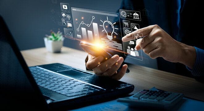 أحدث اتجاهات التسويق الرقمي: كيف تبني استراتيجيتك لعام 2025